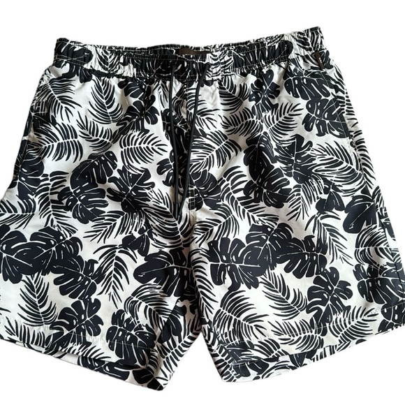 Michael Kors Tropical Hawaiian Print Swim Trunks Navy size Large 7” - Picture 1 of 3
